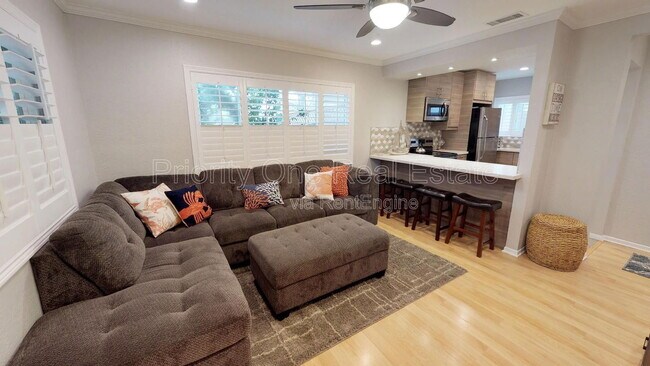 Foto del edificio - 4102 Ingraham St