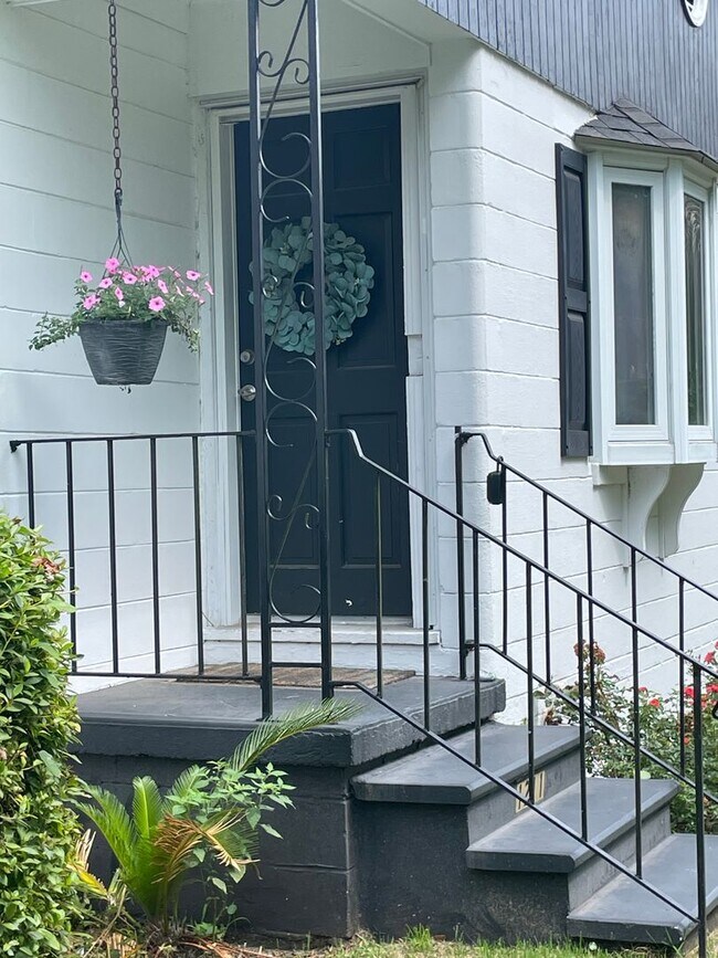 Foto del edificio - West Ashley Home in Pinecrest Gardens!