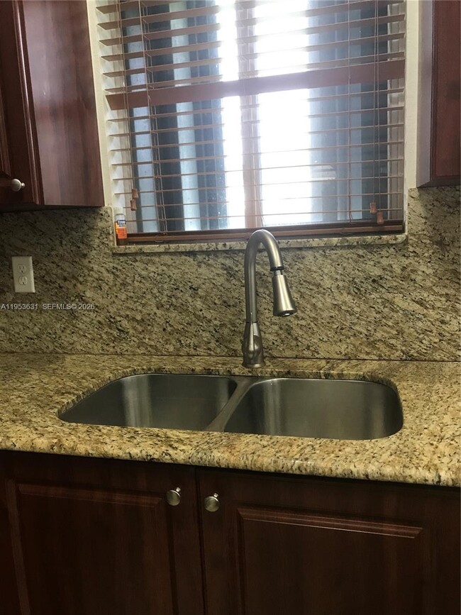 Foto del edificio - 2060 NW 113 Terrace