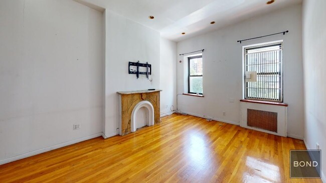 Building Photo - 1413 Second Avenue
