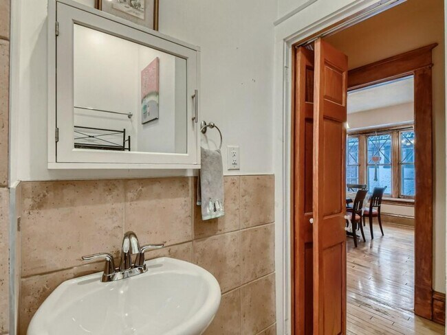 Foto del edificio - 4 Bedroom SFH in MacGroveland! Close by Concordia and Macalester