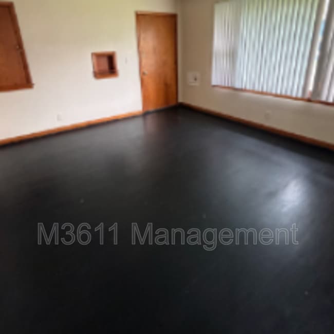 Building Photo - 334 N 33rd St
