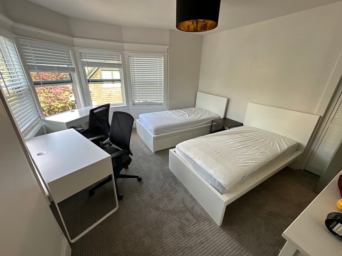 Master bedroom - 1906 Delaware St