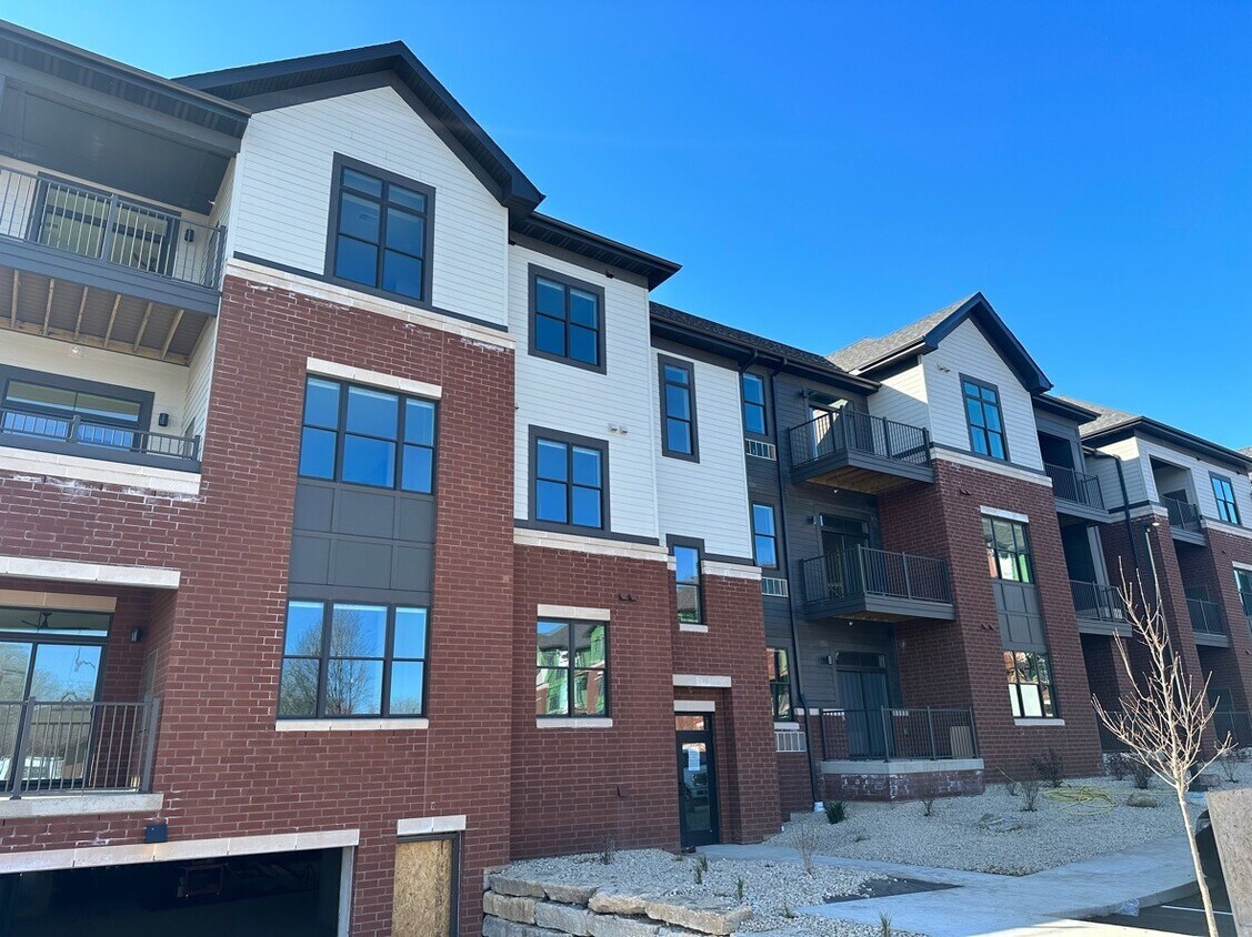 Van Buren West Apartments in Sun Prairie, WI