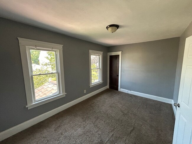 Building Photo - 2 bed 1 bath single family in Garfield