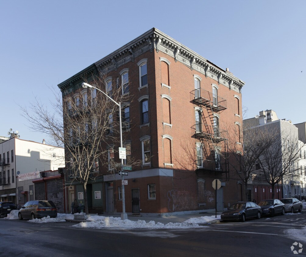 Primary Photo - 242-244 Franklin St