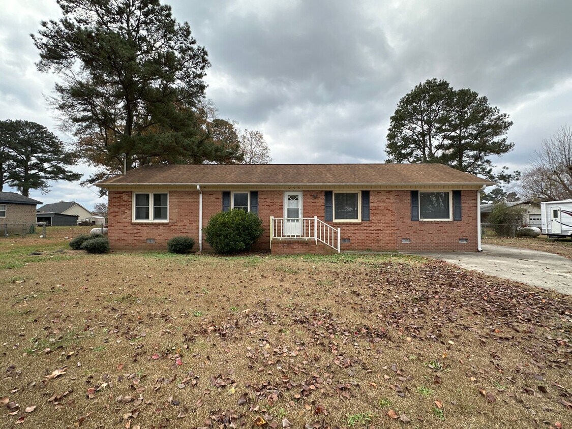206 Muriel Hooks Dr, Goldsboro, NC 27530 House Rental in Goldsboro