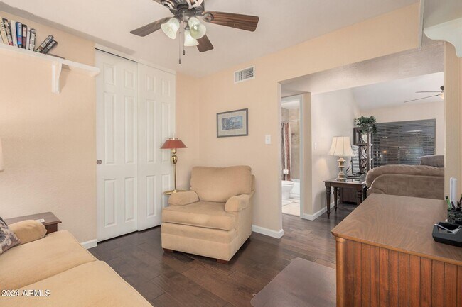 Foto del edificio - 15229 N 25th Dr
