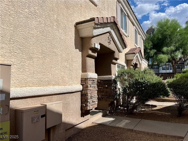 Building Photo - 1285 Large Cap Dr