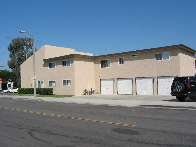 Foto principal - 16852 Sims Ln