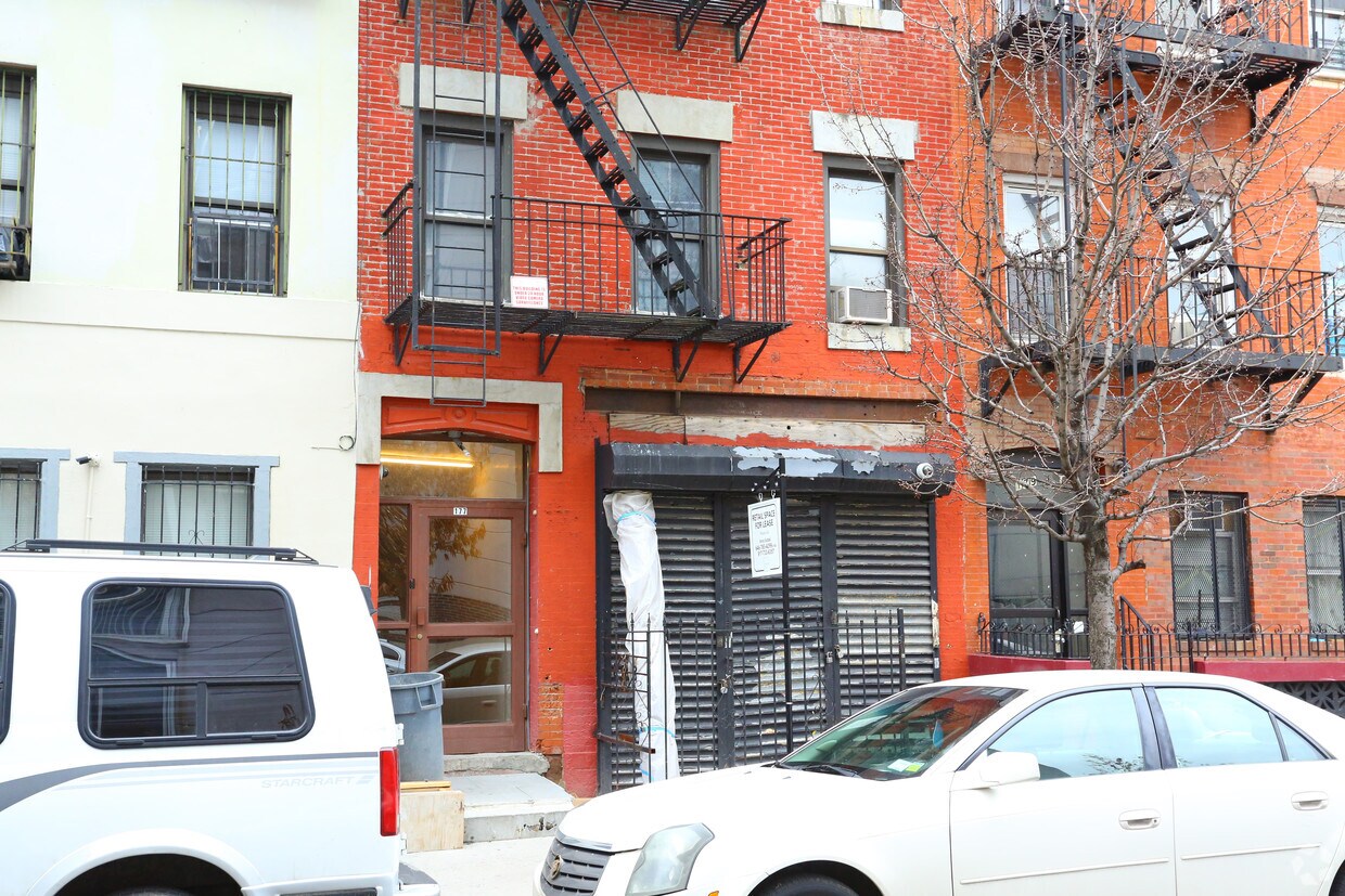 Building Photo - 177 E 117th St