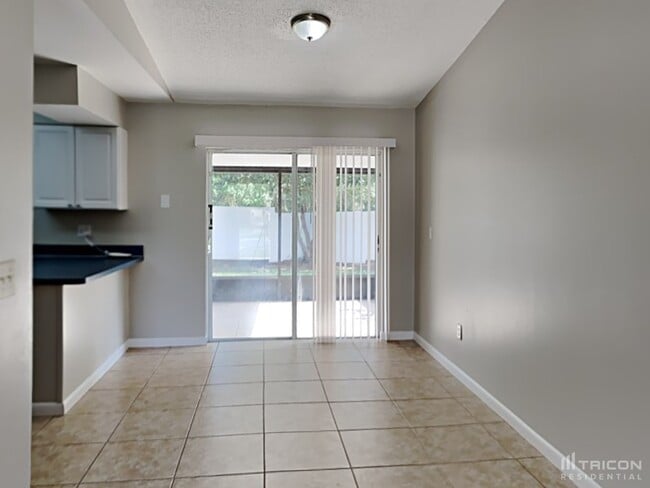 Building Photo - 13912 Henson Cir