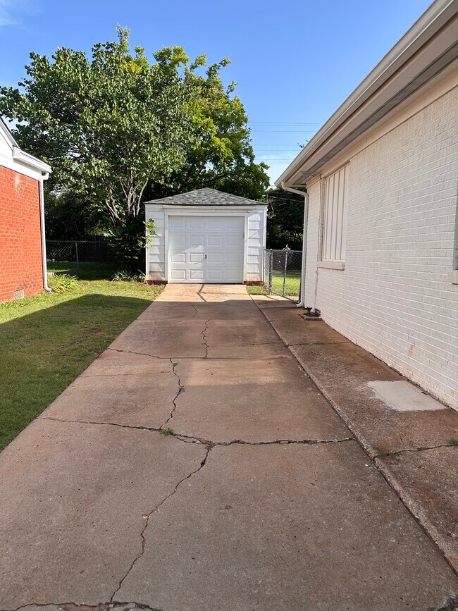 Building Photo - 708 NW 51st St