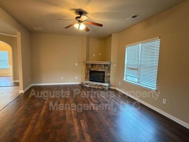 Foto del edificio - 3012 Burgess St