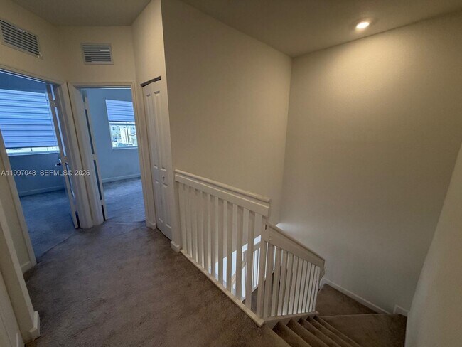 Foto del edificio - 2659 SE 28th Dr