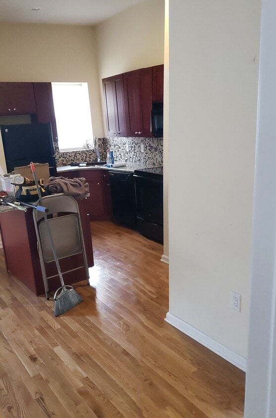 Cocina - 3509 W Clearfield St