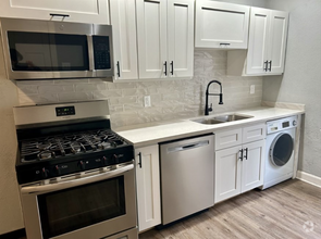 Building Photo - 2900-2906 Pestalozzi St