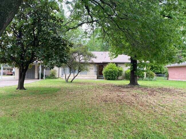 Front yard - 1805 E California St
