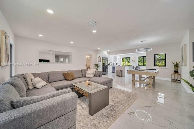 Foto del edificio - 305 NW 124th St