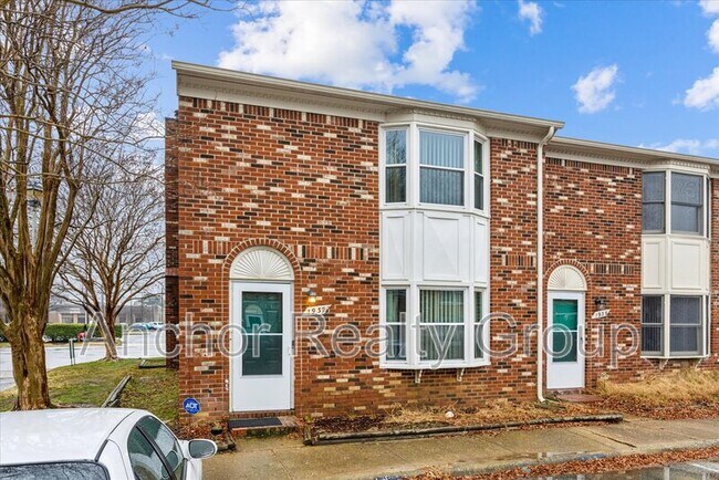 Building Photo - 1937 Darnell Dr