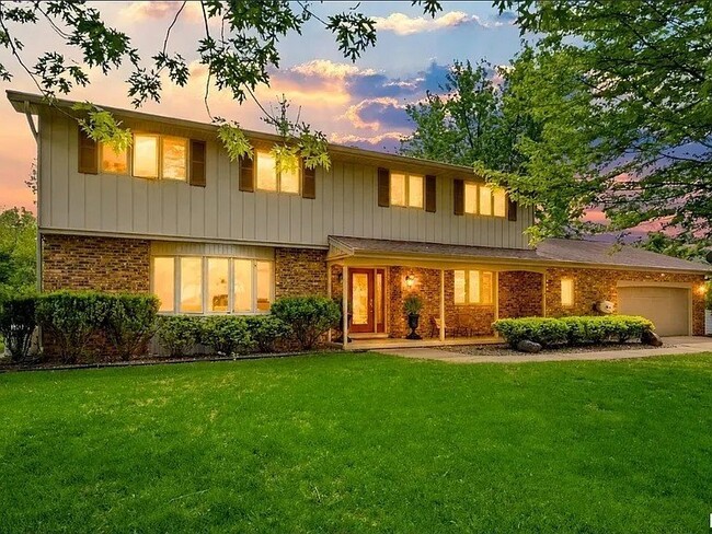 Building Photo - 210 E Morningside Dr
