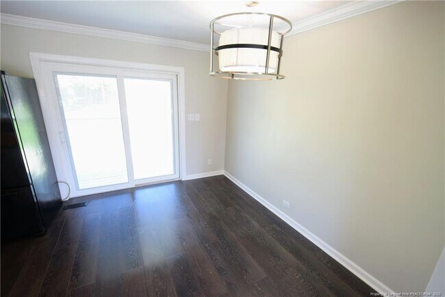 Building Photo - 6652 Suga Cir