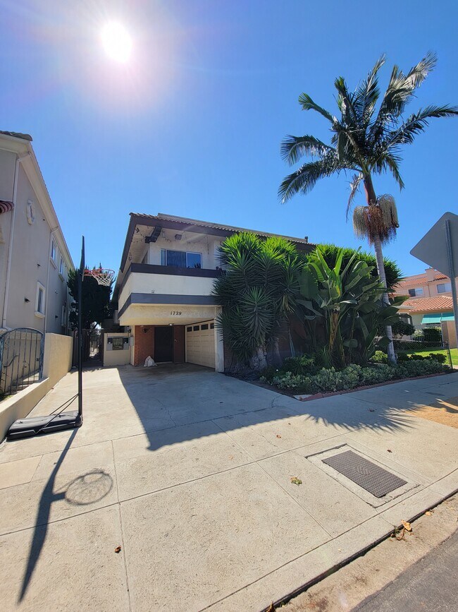 Building Photo - 1729 Armacost Ave