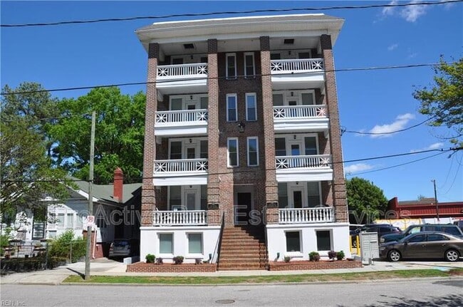 Building Photo - 112 W 39th St