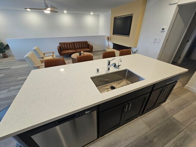 Foto del edificio - 9489 Sky Pointe Dr