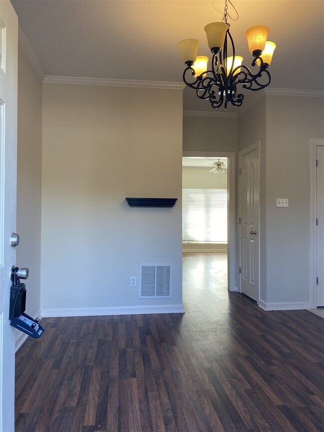 1608 Kirby Pkwy, Memphis, TN 38120 Condo for Rent in Memphis, TN