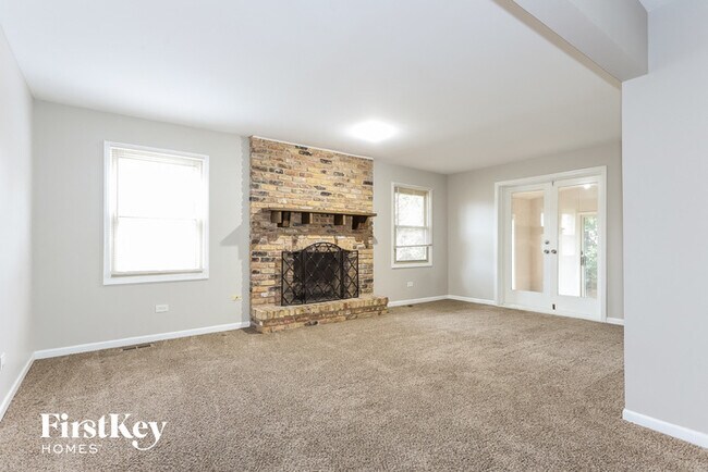 Building Photo - 1607 Sylvan Ct