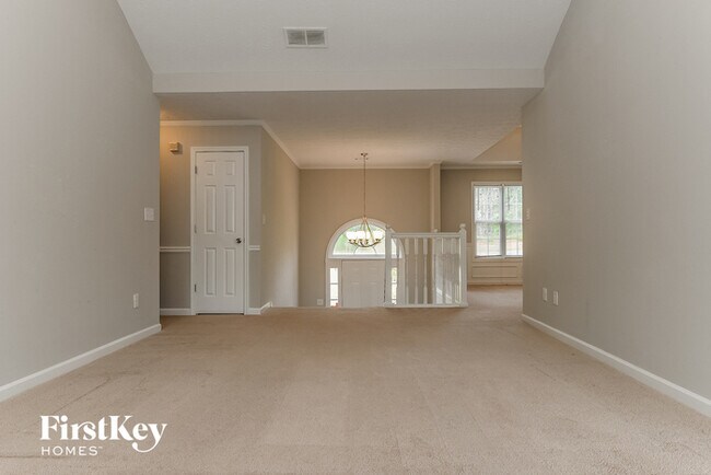 Building Photo - 630 Freeman Dr