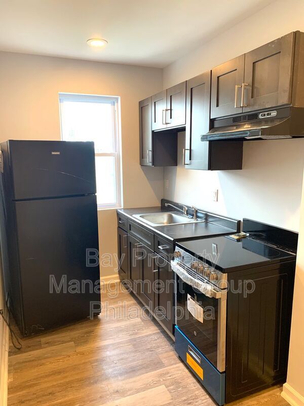 Primary Photo - 133 E Roosevelt Blvd