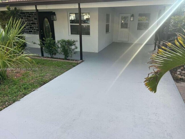 Foto del edificio - 535 NW 23rd Ave