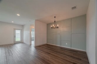 Building Photo - 14519 Sweetwater Dr