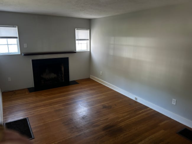 Building Photo - 4014 Springhill Rd