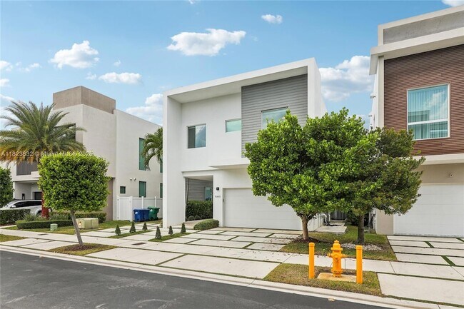 Foto del edificio - 10445 NW 68th Terrace