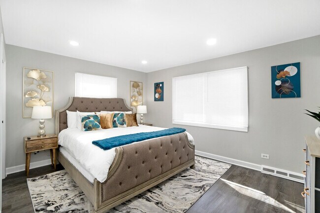 Foto del edificio - 570 E Higgins Rd