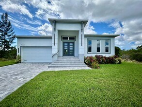 Building Photo - 15109 Aquarius Cir