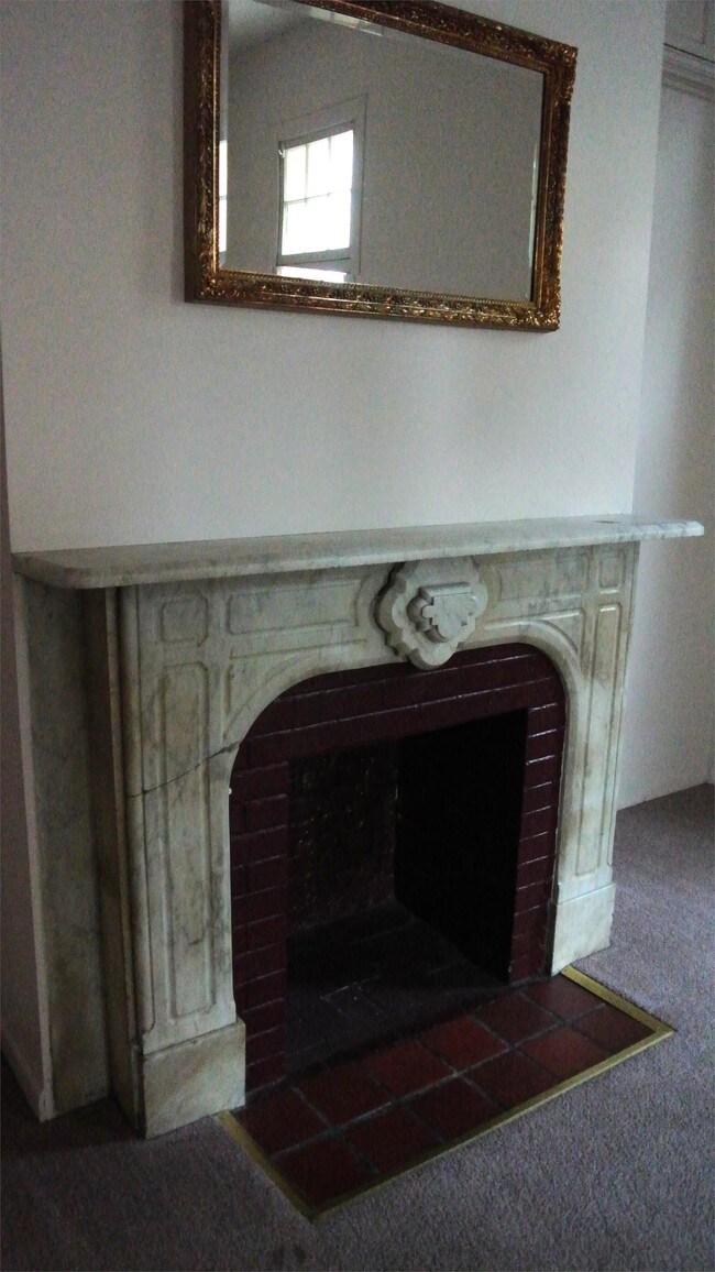 Building Photo - 534 Walnut St