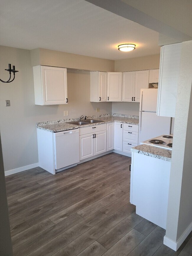 Foto del edificio - 2 Bed/1 Bath Apartment in Clarkston, WA