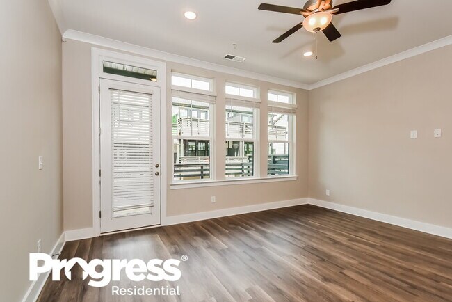 Building Photo - 8756 Roswell Rd