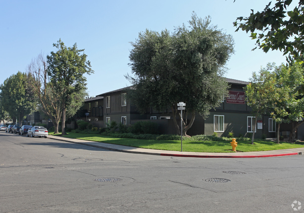 Building Photo - Sienna Court Apartments