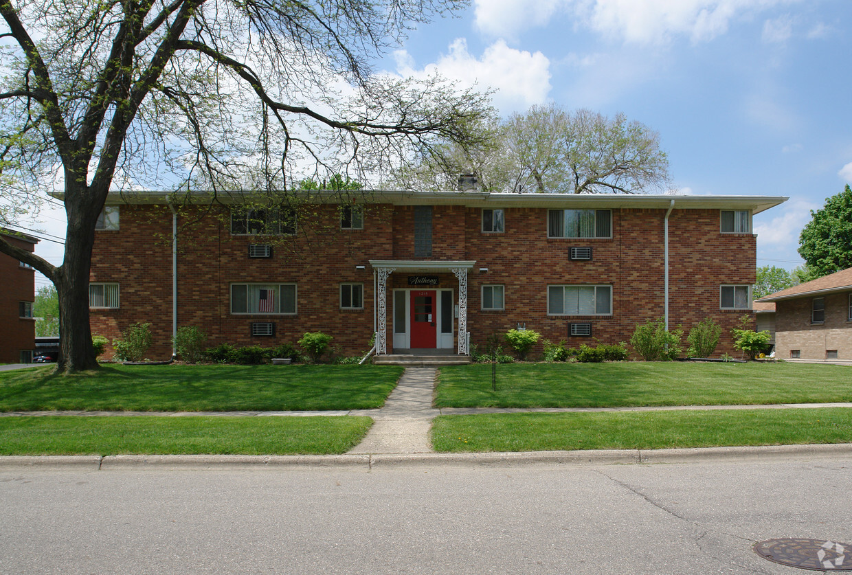 Primary Photo - Anthony Apartments