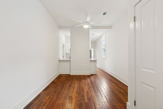 Photo - 2320 St Andrew St Apartment