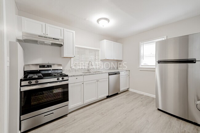 Building Photo - 3522 High Dr