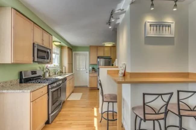 Building Photo - 22 Martin St