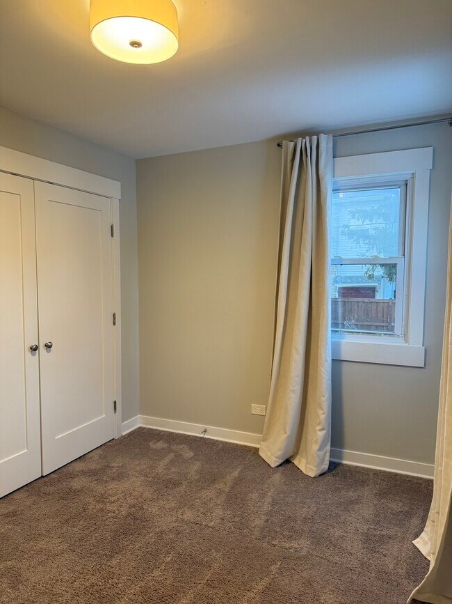 Foto del edificio - 1172 S Grove Ave