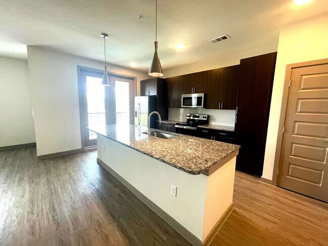 Building Photo - 120 Boselli Wy