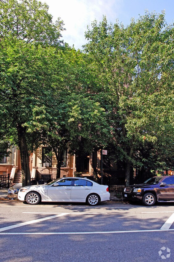 Building Photo - 438 3rd St